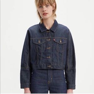 Levi Trucker Jacket ladies size medium cropped